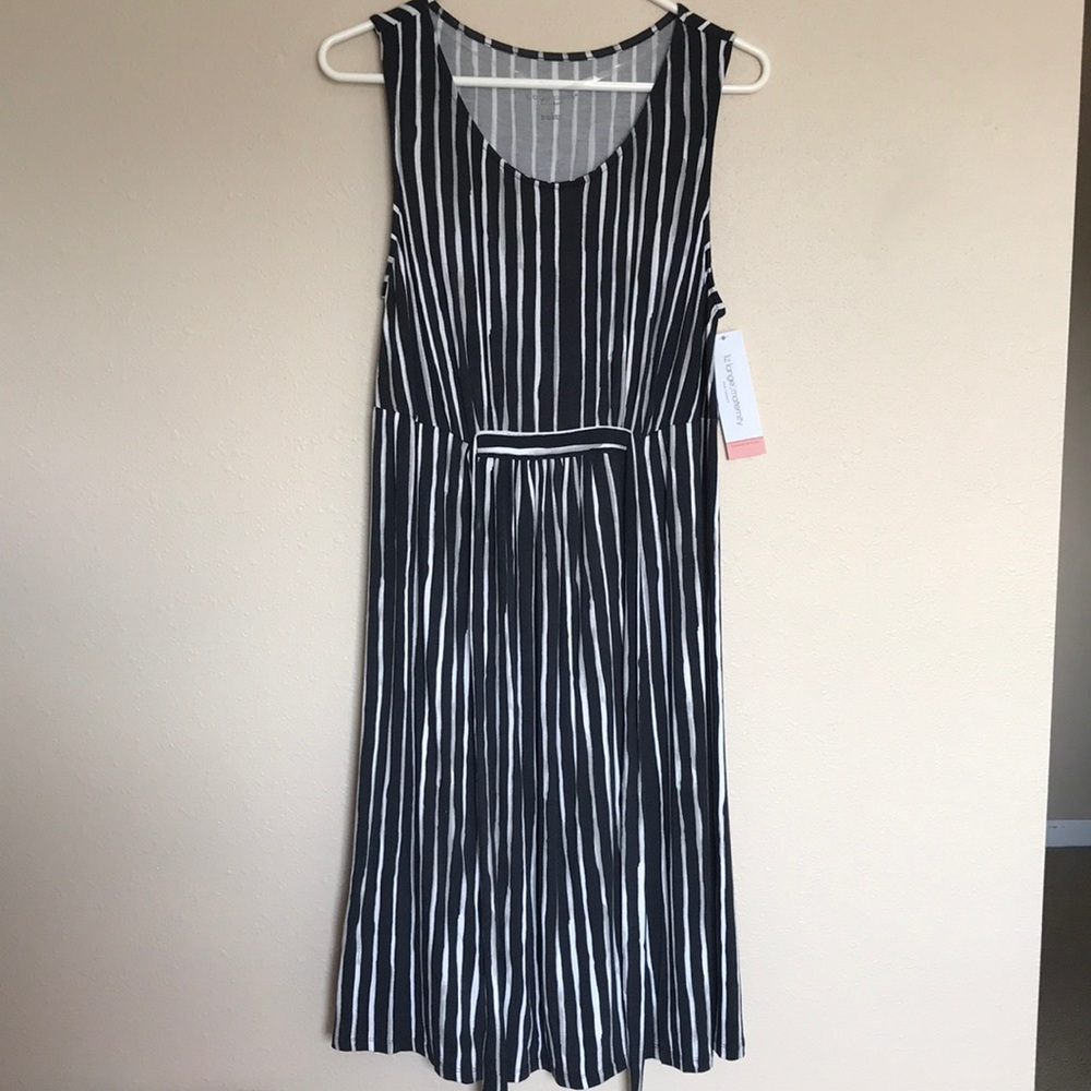NWT Maternity dress size large